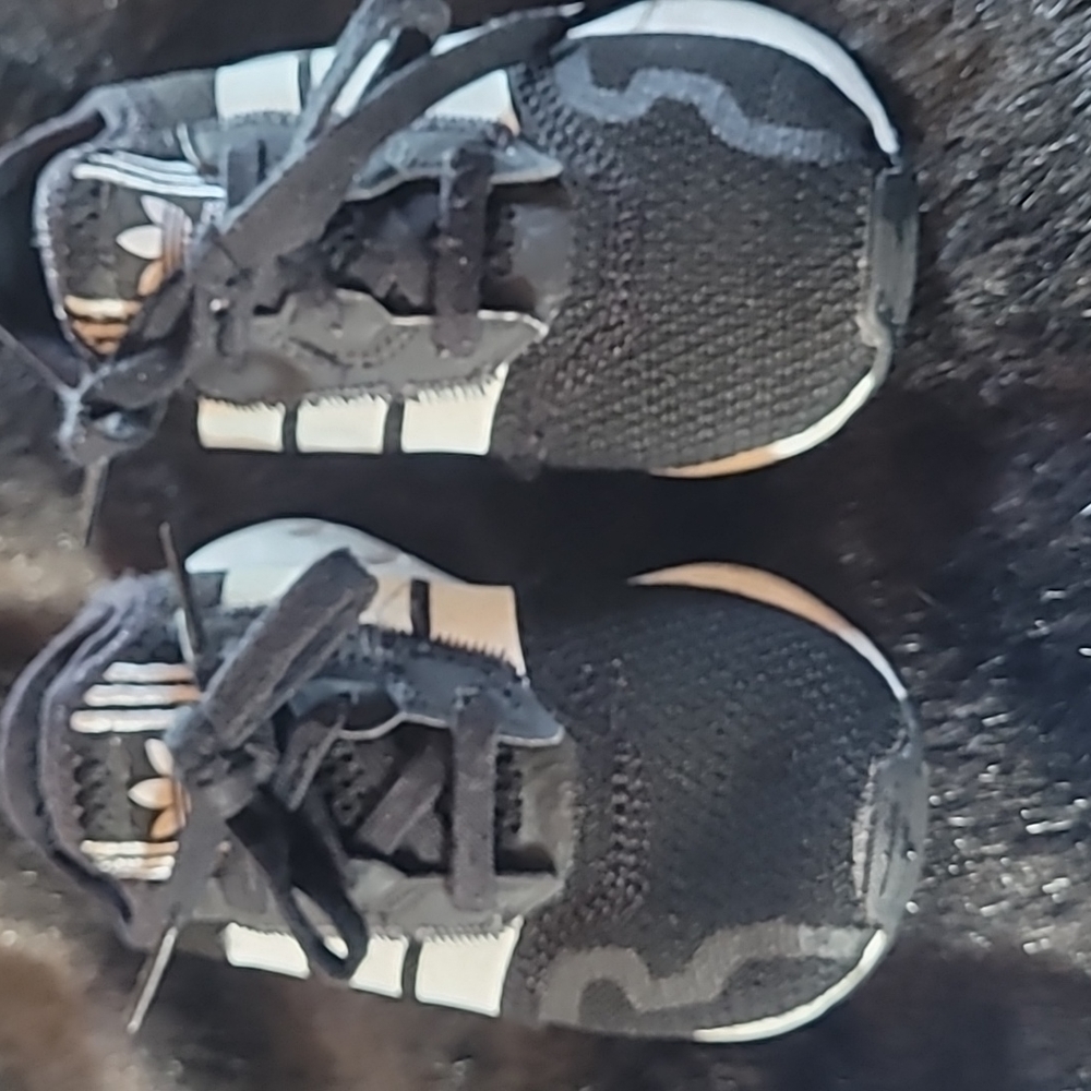 Adidas Tennis Shoes